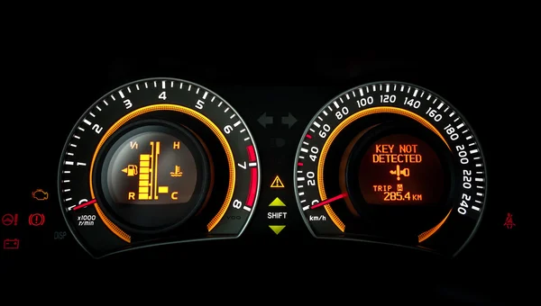 Primer plano del medidor de velocidad del coche —  Fotos de Stock