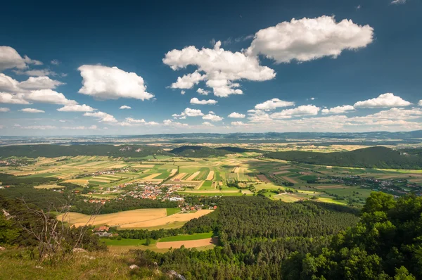 Photo panoramique d'une montagne — Photo