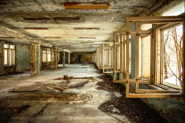 Заброшенный коридор в Чернобыле — стоковое фото
