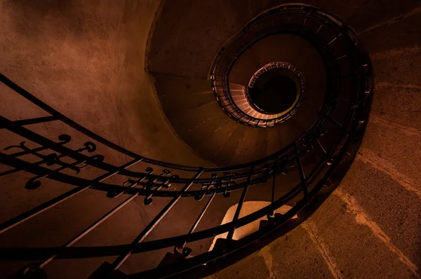 Ronde trap in een kerk — Stockfoto