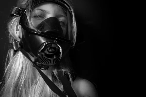 Kadın gasmask — Stok fotoğraf