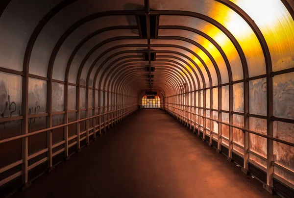 Koridor brigh ışık ile — Stok fotoğraf