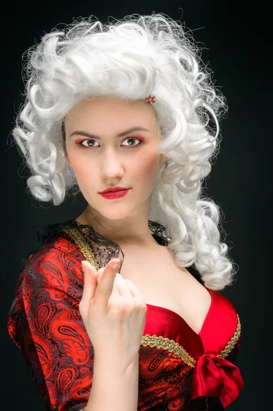 Giovane donna in costume barocco — Foto Stock