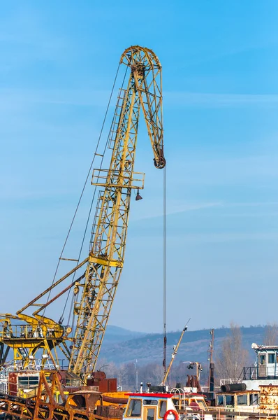 Industriekran in der Werft — Stockfoto