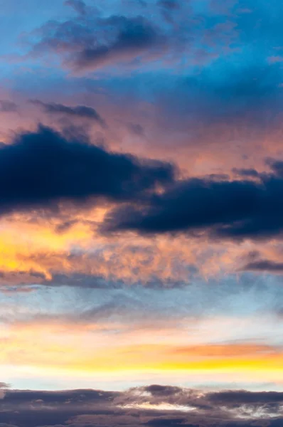 Dramatischer Himmel mit Wolken — Stockfoto