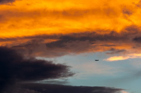 Dramatische hemel met wolken — Stockfoto