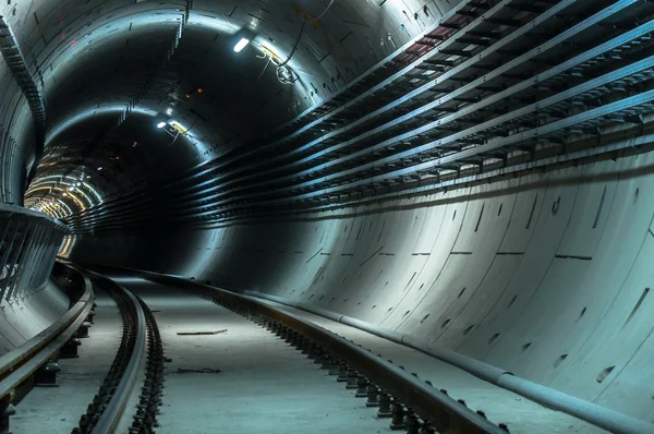 Unterirdische Anlage mit großem Tunnel — Stockfoto