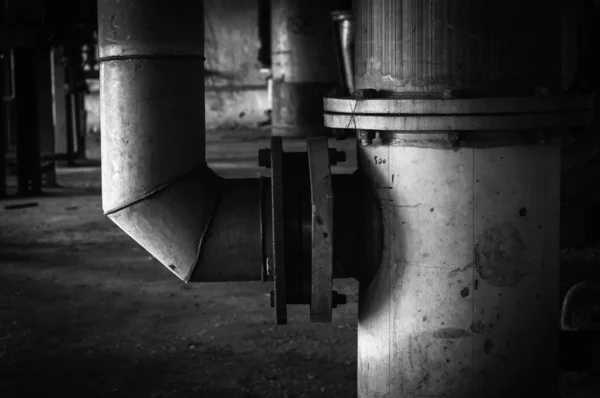 Rusty old pipe in industrial building — Stock Photo, Image