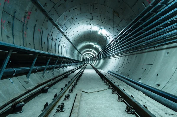 Unterirdische Anlage mit großem Tunnel — Stockfoto