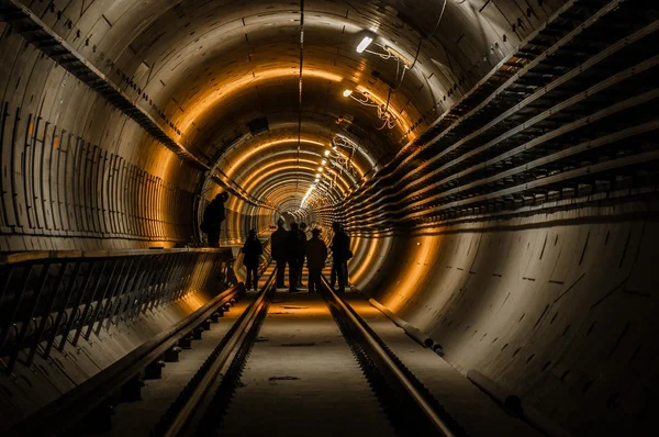 Underjordisk anläggning med en stor tunnel — Stockfoto