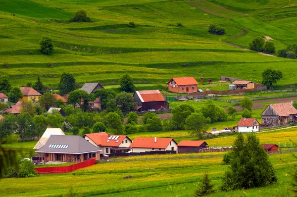 Small village in the mountains — Stock Photo, Image