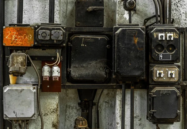 Caja de fusibles industrial en la pared —  Fotos de Stock