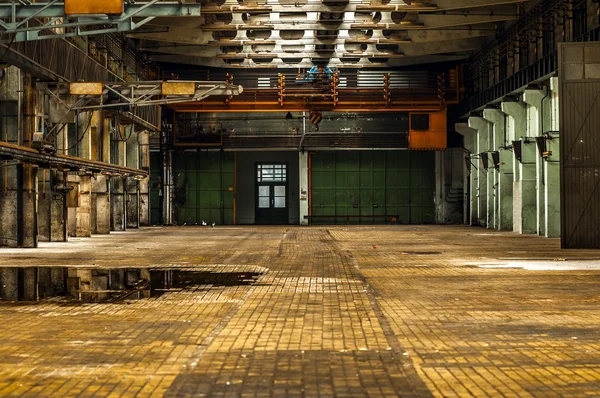 Industrieel interieur van een fabriek — Stockfoto