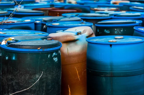 Varios barriles de residuos tóxicos —  Fotos de Stock