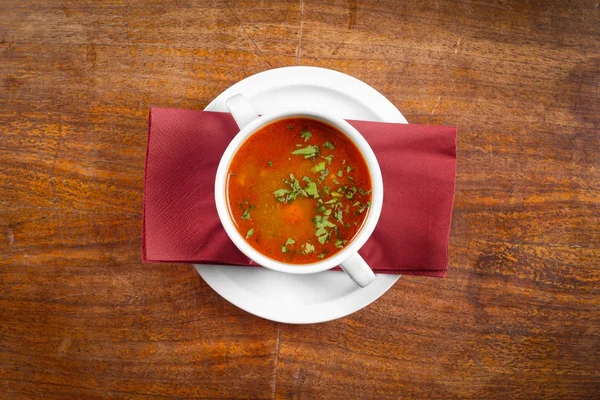Вкусный суп в белом — стоковое фото