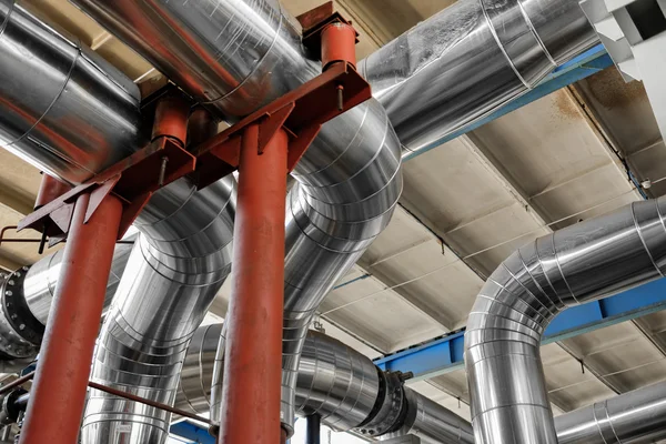 Industrial pipes in a thermal power plant — Stock Photo, Image