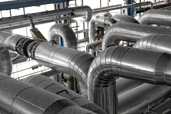 Industrial pipes in a thermal power plant — Stock Photo, Image