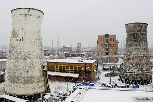 Paesaggio con architettura industriale — Foto Stock