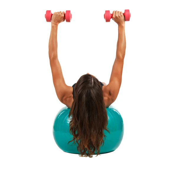 Jeune femme avec ballon gymnastique sportif — Photo