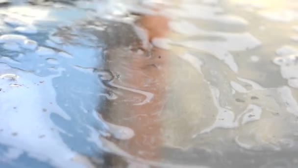 污染的脏水流动 — 图库视频影像