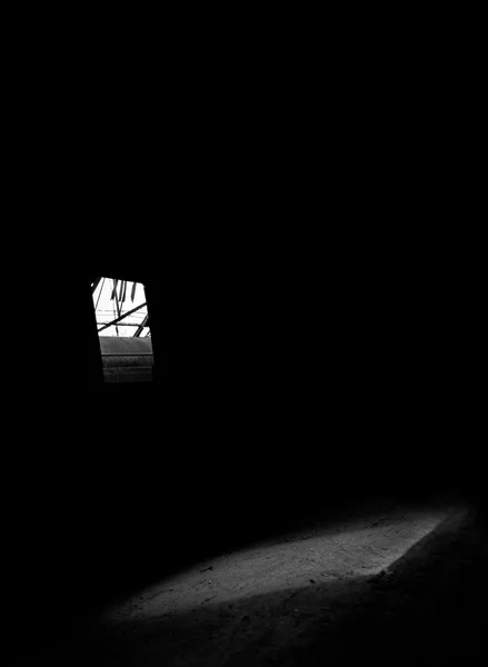 Parlak ışık ile bir pencere fotoğrafı — Stok fotoğraf