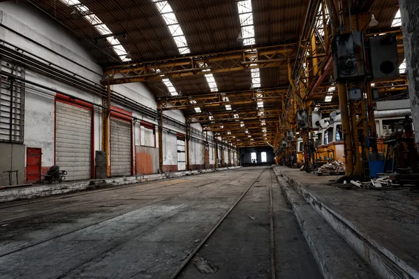 Interior de uma estação de reparação de veículos — Fotografia de Stock