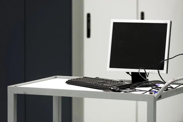 Moderner Computer auf dem Schreibtisch — Stockfoto