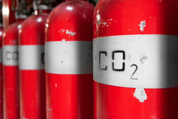 Große CO2-Feuerlöscher in einem Kraftwerk — Stockfoto