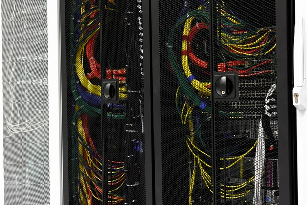 Nätverkskablar för en server — Stockfoto