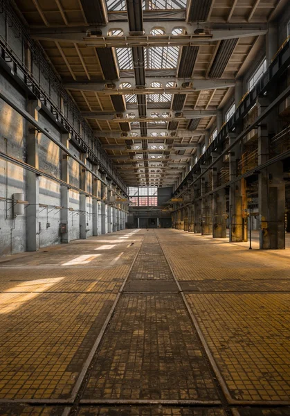 Βιομηχανικό εσωτερικό παλιού εργοστασίου — Φωτογραφία Αρχείου