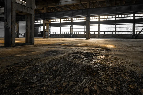 Βιομηχανικό εσωτερικό παλιού εργοστασίου — Φωτογραφία Αρχείου