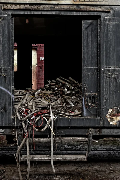 Porta industrial de uma fábrica — Fotografia de Stock