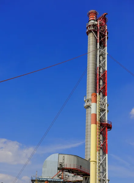 Grote industriële schoorsteen — Stockfoto