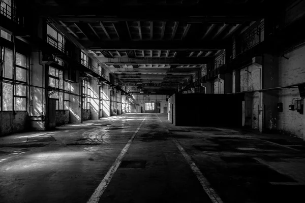 Large industrial hall of a repair station — Stock Photo, Image