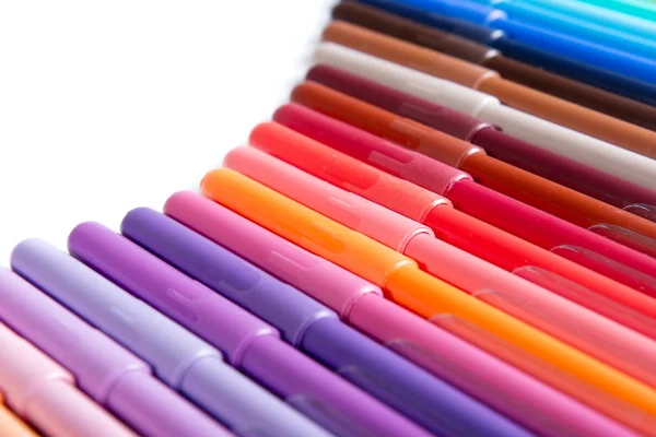 Färgglada pennor i rad — Stockfoto