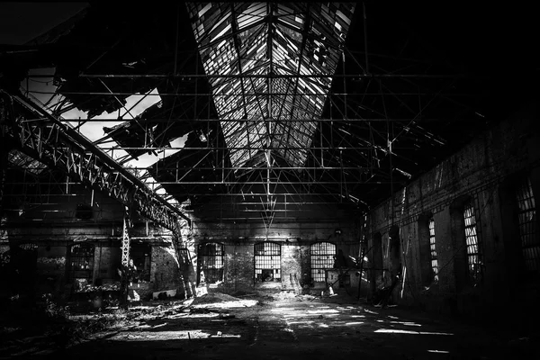 Grande capannone industriale di una stazione di riparazione — Foto Stock