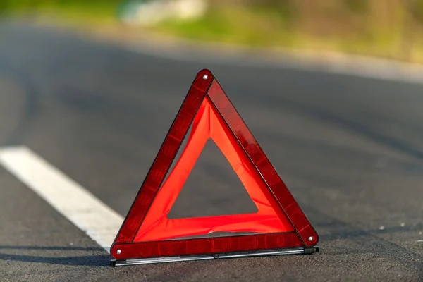 Triángulo rojo de un coche — Foto de Stock