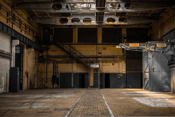 Large industrial hall of a repair station — Stock Photo, Image