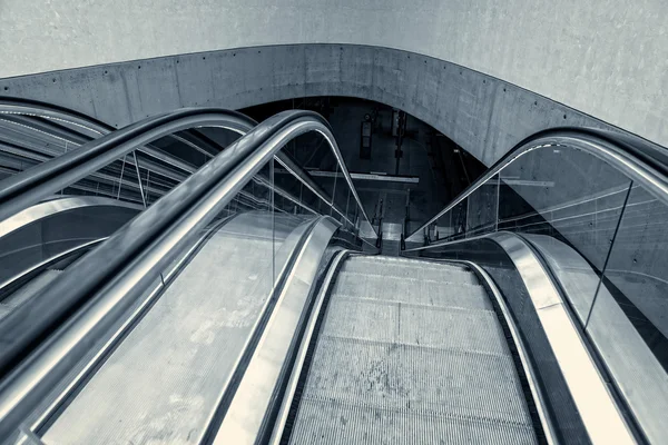 Moving escalator in the business center — Stock Photo, Image