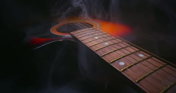 Guitarra clásica primer plano con deslizamiento en — Vídeos de Stock