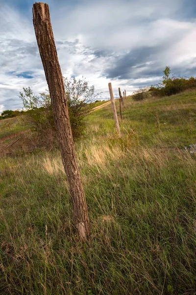 Holzzaun Auf Bauernhof Mit Natürlichem Hintergrund Nahaufnahme — Stockfoto