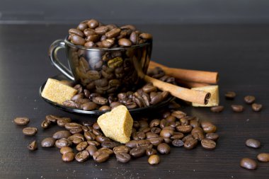 kahve çekirdekleri, Kupası, tencere, tarçın