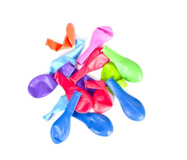 rengarenk balonlar beyaz zemin üzerine izole kümesi