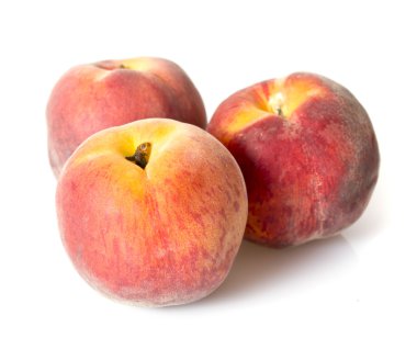 beyaz zemin üzerine tatlı şeftali