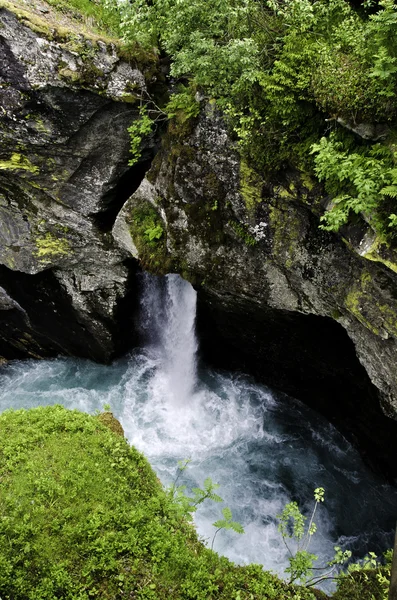 Wasserfall in Norwegen — Stockfoto