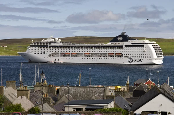 Msc cruise gemi İskoçya, shetland Adası — Stok fotoğraf