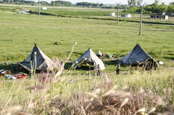 Campamento gitano rumano-Editorial-Tradición —  Fotos de Stock