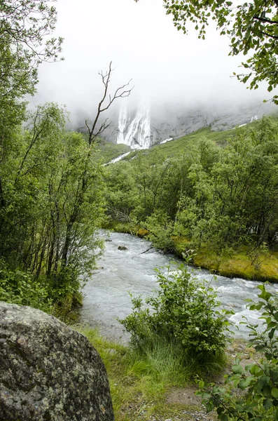 Norwegia - Parku Narodowego jostedalsbreen - wodospad — Zdjęcie stockowe