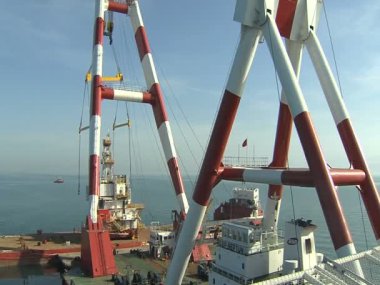 Vinç platform ve petrol sondaj platformu - zaman atlamalı