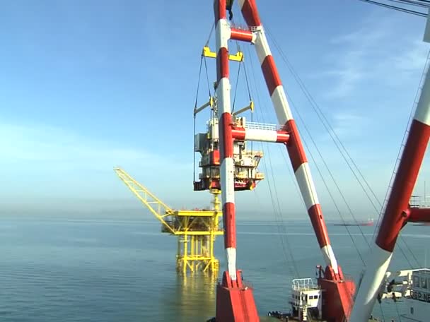 Piattaforma della gru e piattaforma petrolifera - time lapse — Video Stock